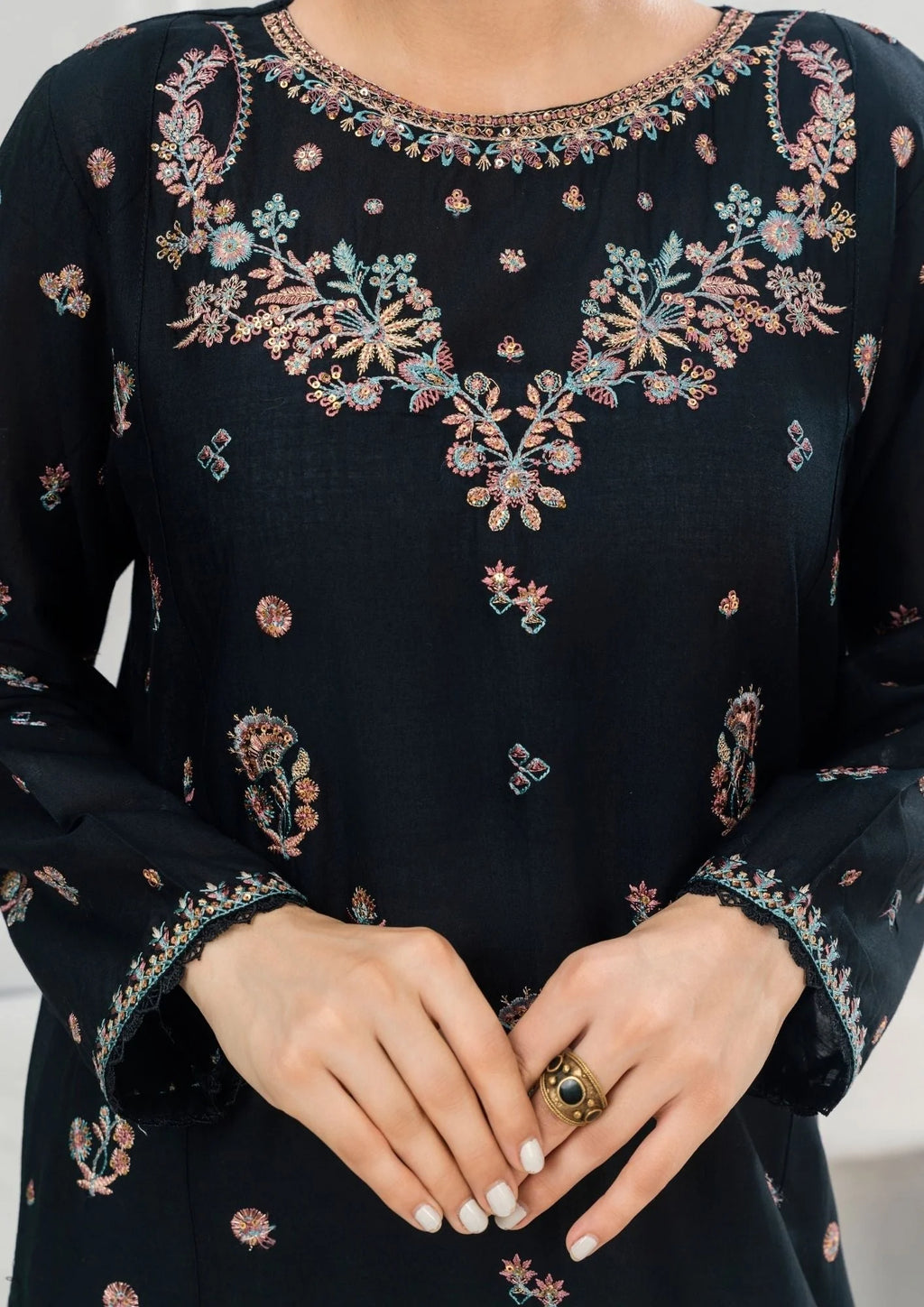 3Pc Embroidered Lawn ZAUQ-S25-0101