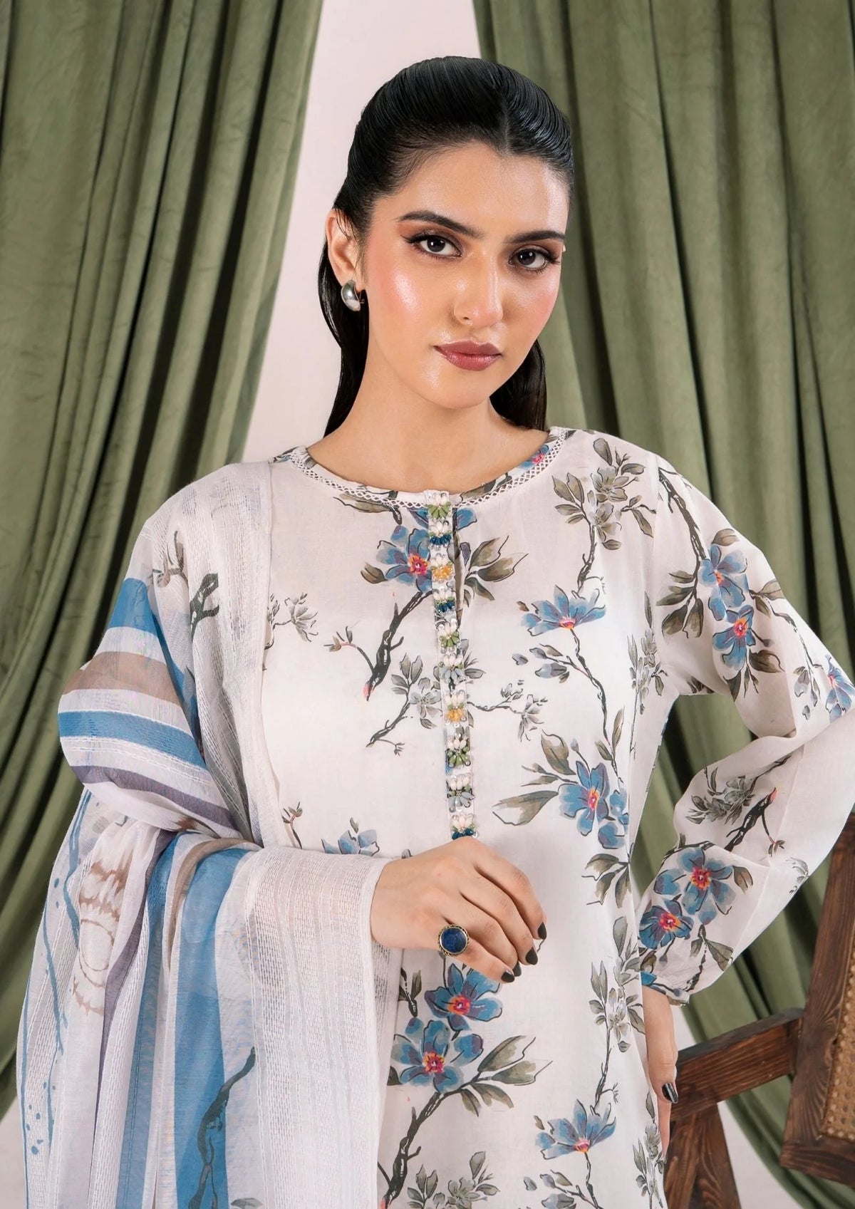 3Pc Printed Lawn with Embroidery RANAAI-S25-0001