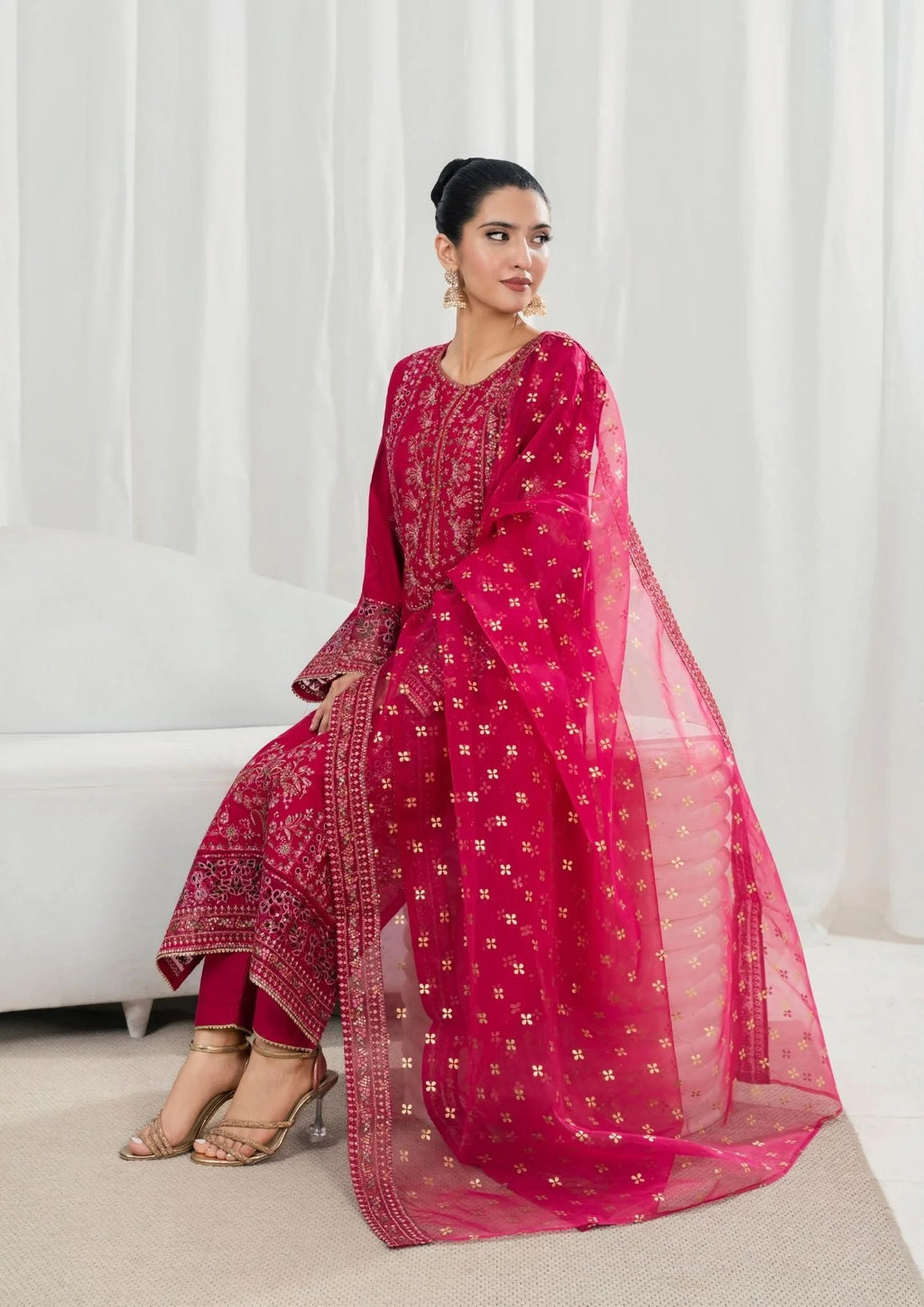3Pc Embroidered Lawn ZAUQ-S25-0102