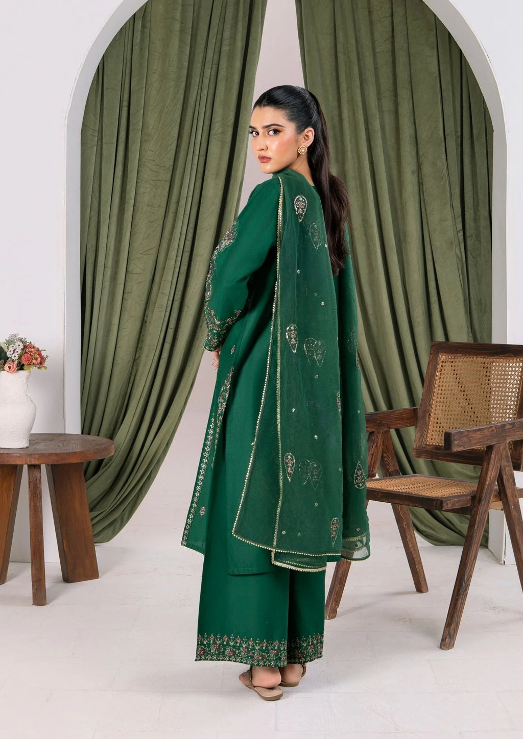 3Pc Embroidered Lawn ZAUQ-S25-0004