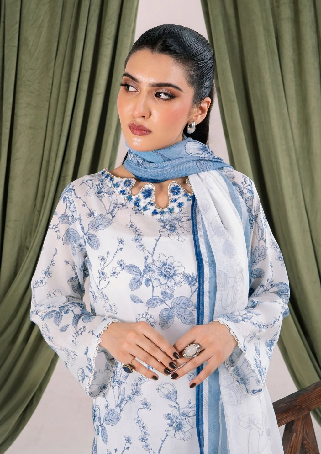 3Pc Printed Lawn with Embroidery RANAAI-S25-0002