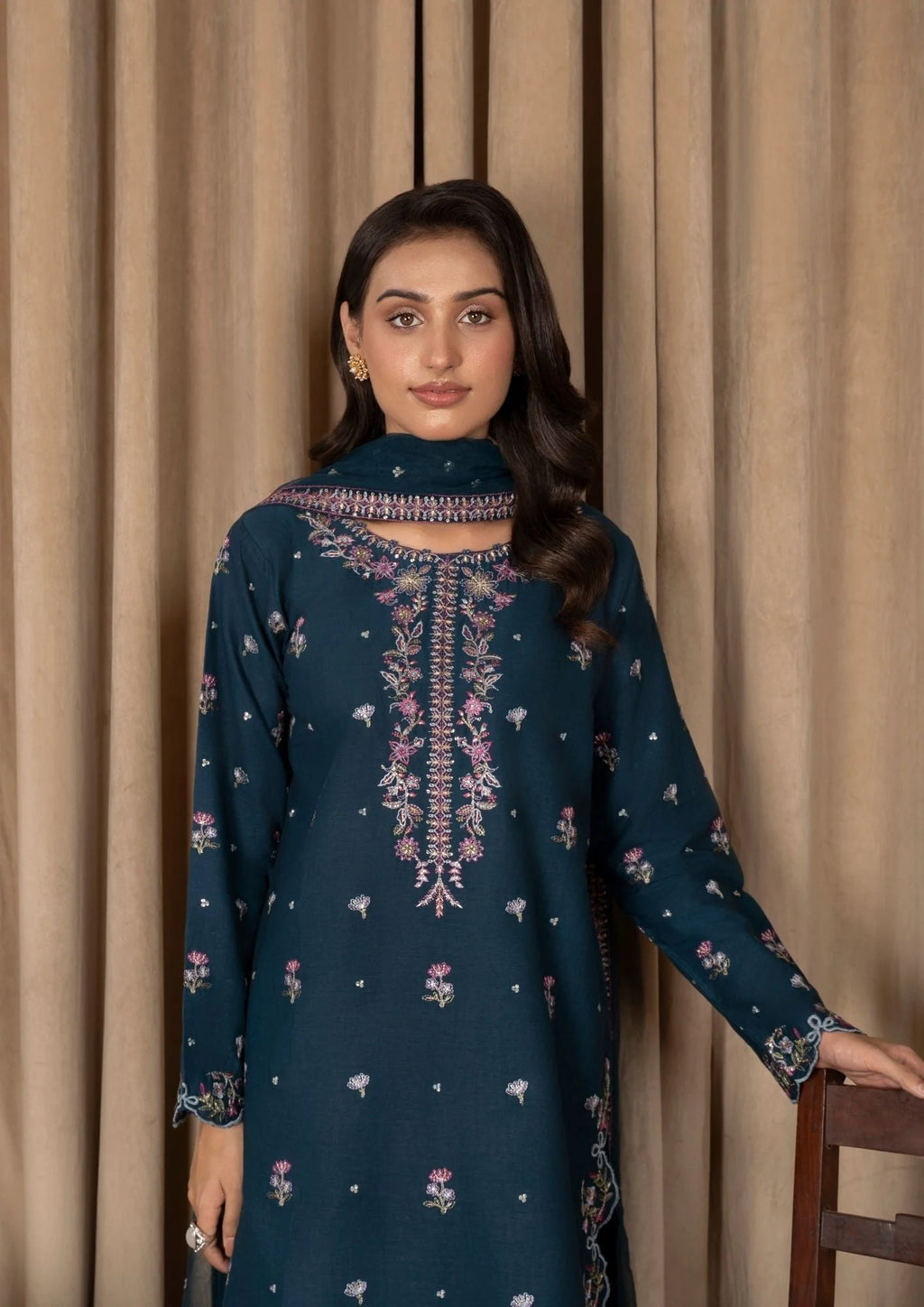 3Pc Embroidered Lawn ZAUQ-S25-0027