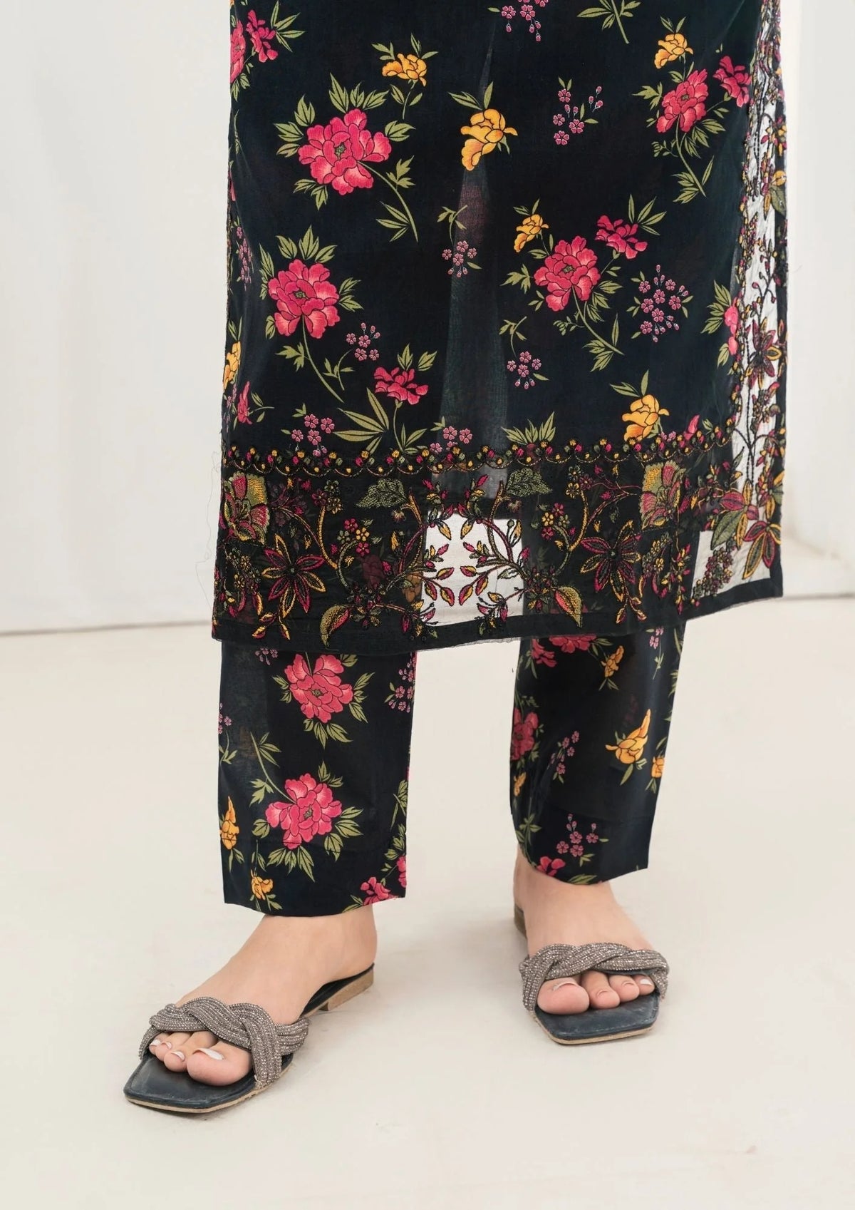 2Pc Printed Lawn with Embroidery GULZAAR-S25-0010