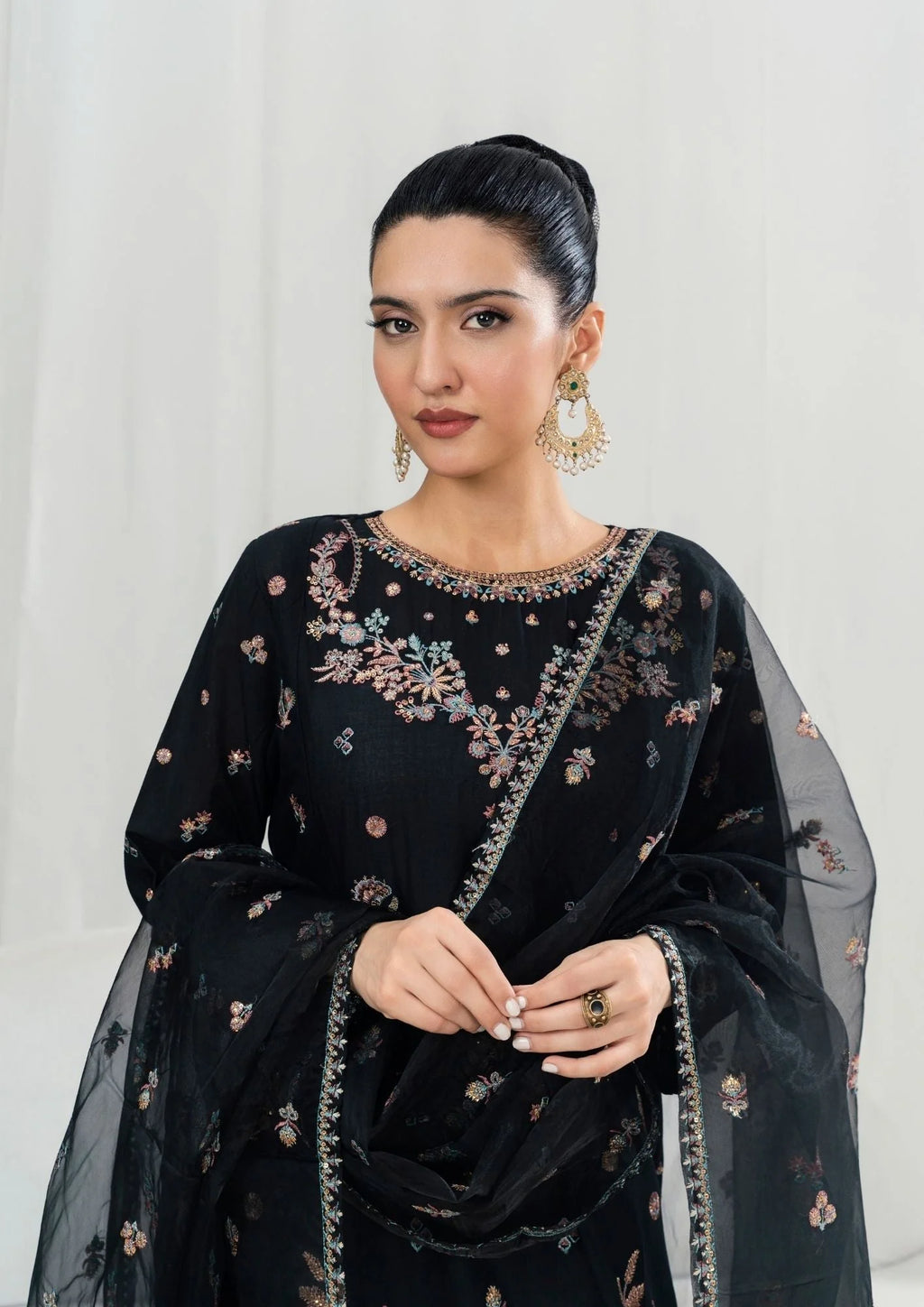 3Pc Embroidered Lawn ZAUQ-S25-0101