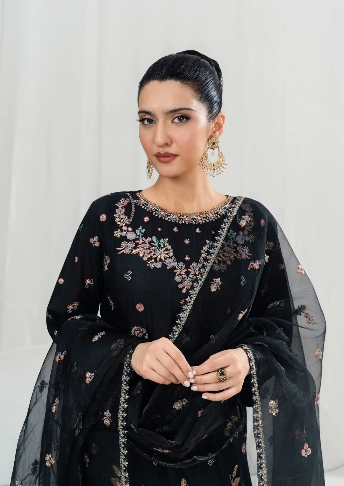 3Pc Embroidered Lawn ZAUQ-S25-0101