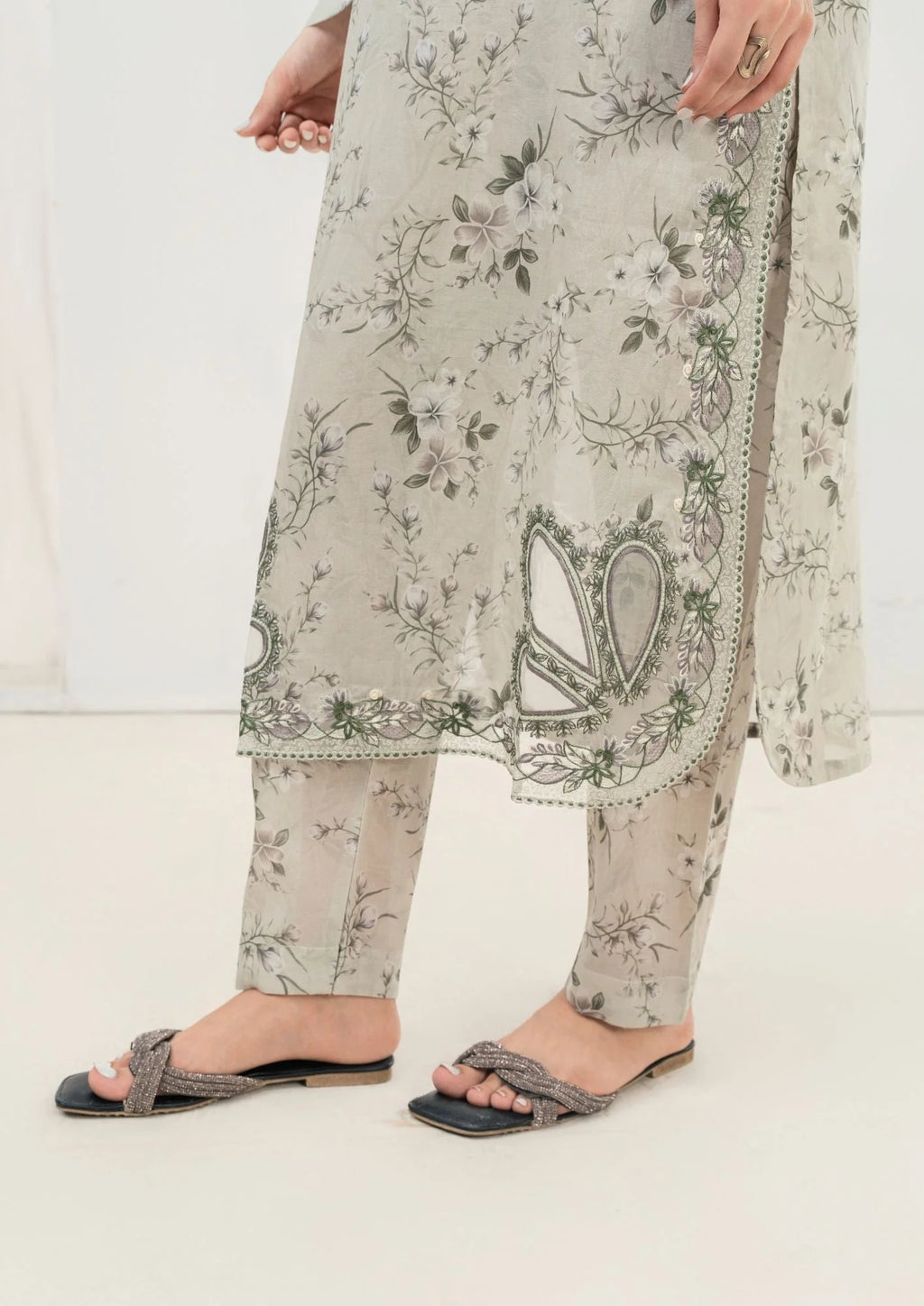 2Pc Printed Lawn with Embroidery GULZAAR-S25-0011