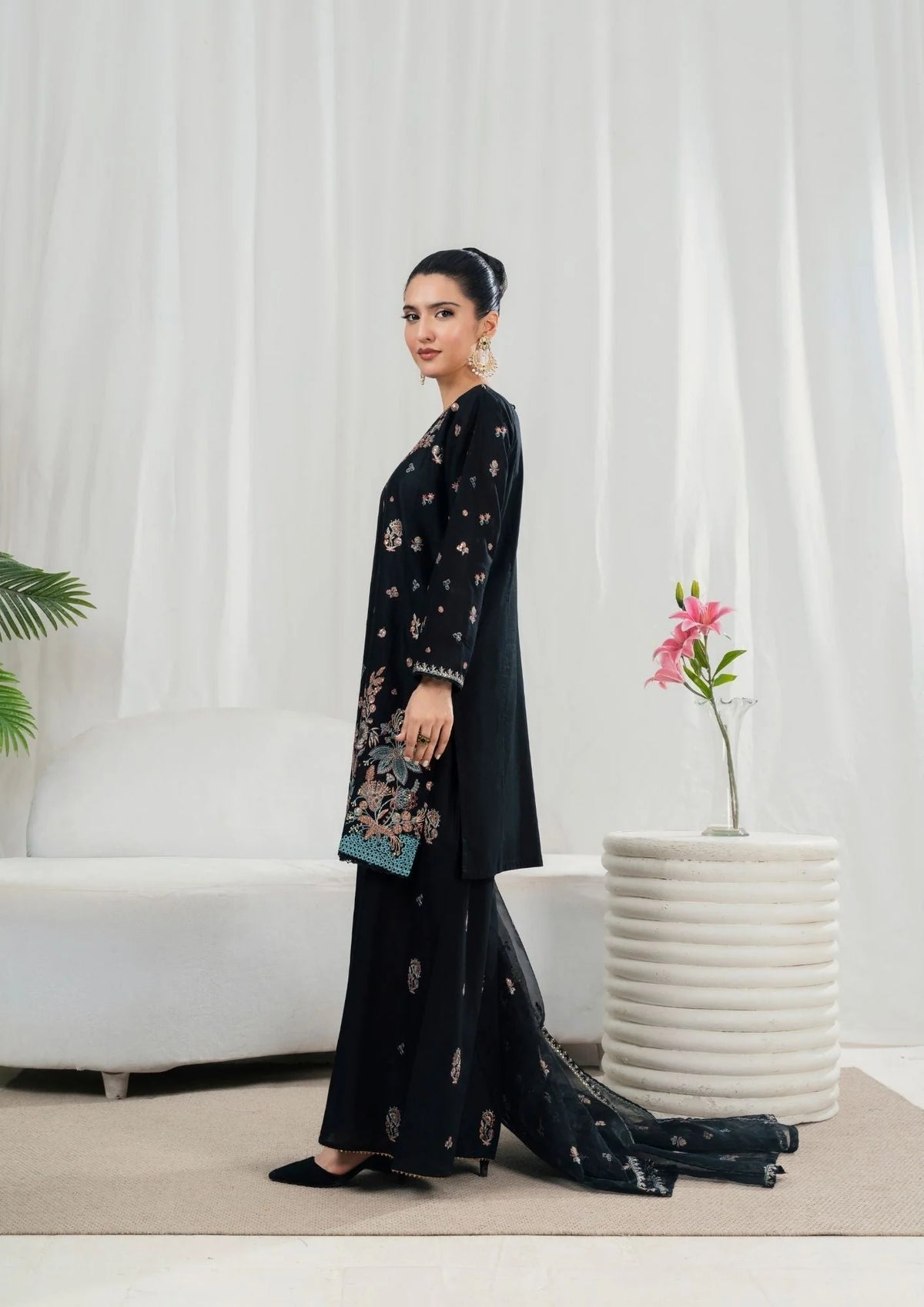 3Pc Embroidered Lawn ZAUQ-S25-0101
