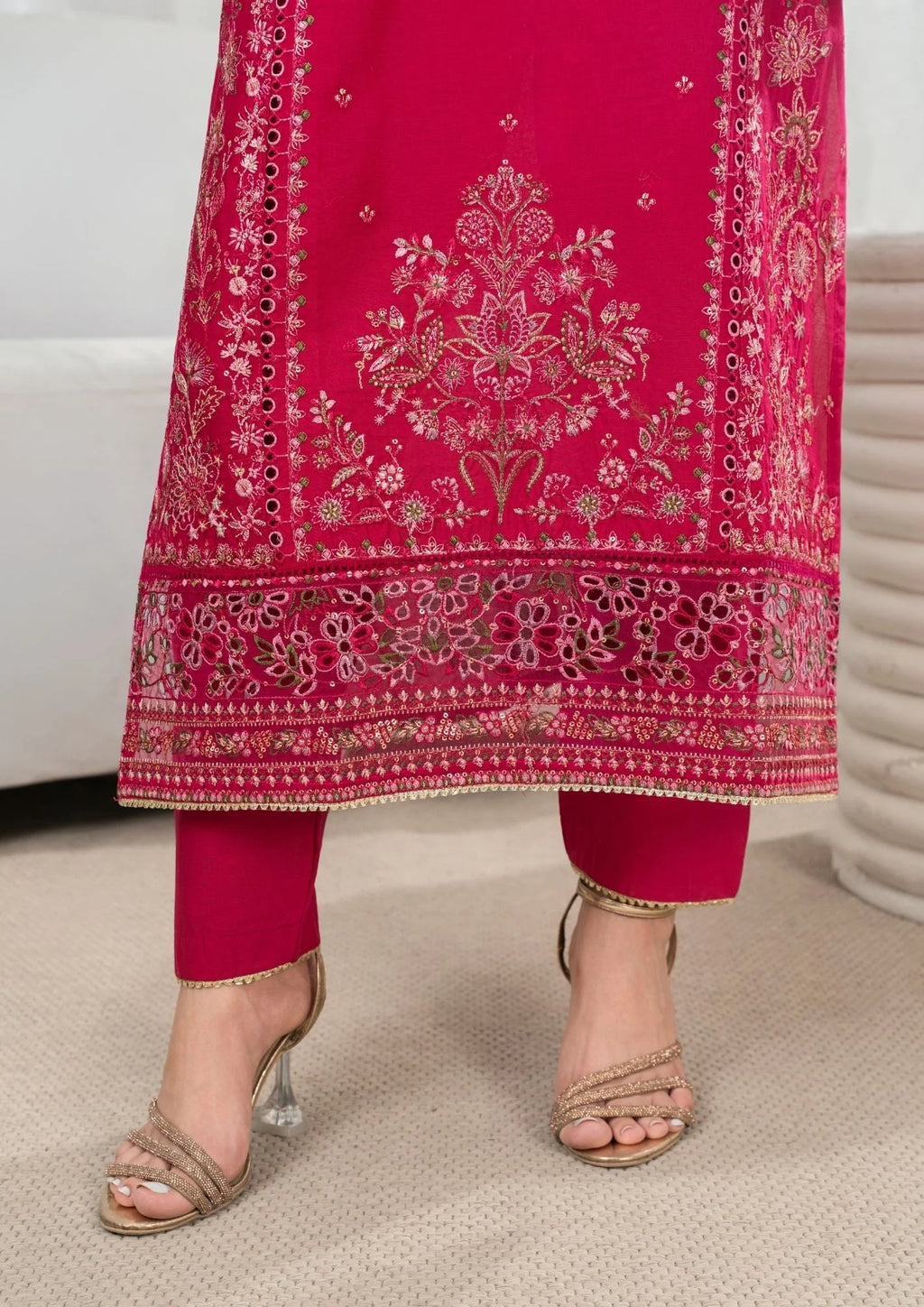 3Pc Embroidered Lawn ZAUQ-S25-0102