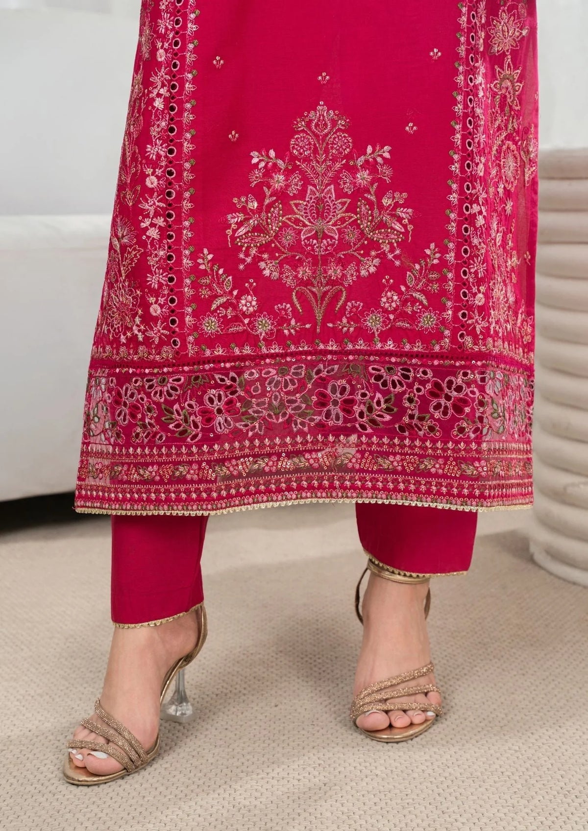 3Pc Embroidered Lawn ZAUQ-S25-0102