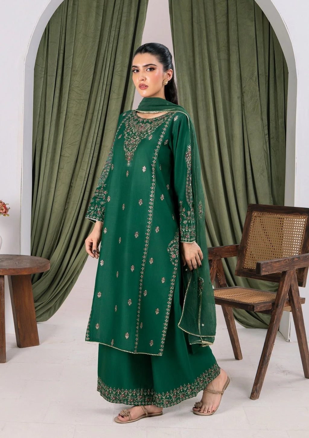 3Pc Embroidered Lawn ZAUQ-S25-0004