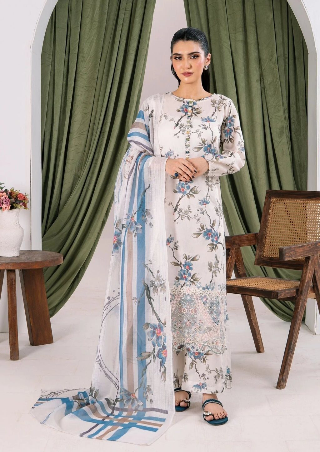 3Pc Printed Lawn with Embroidery RANAAI-S25-0001
