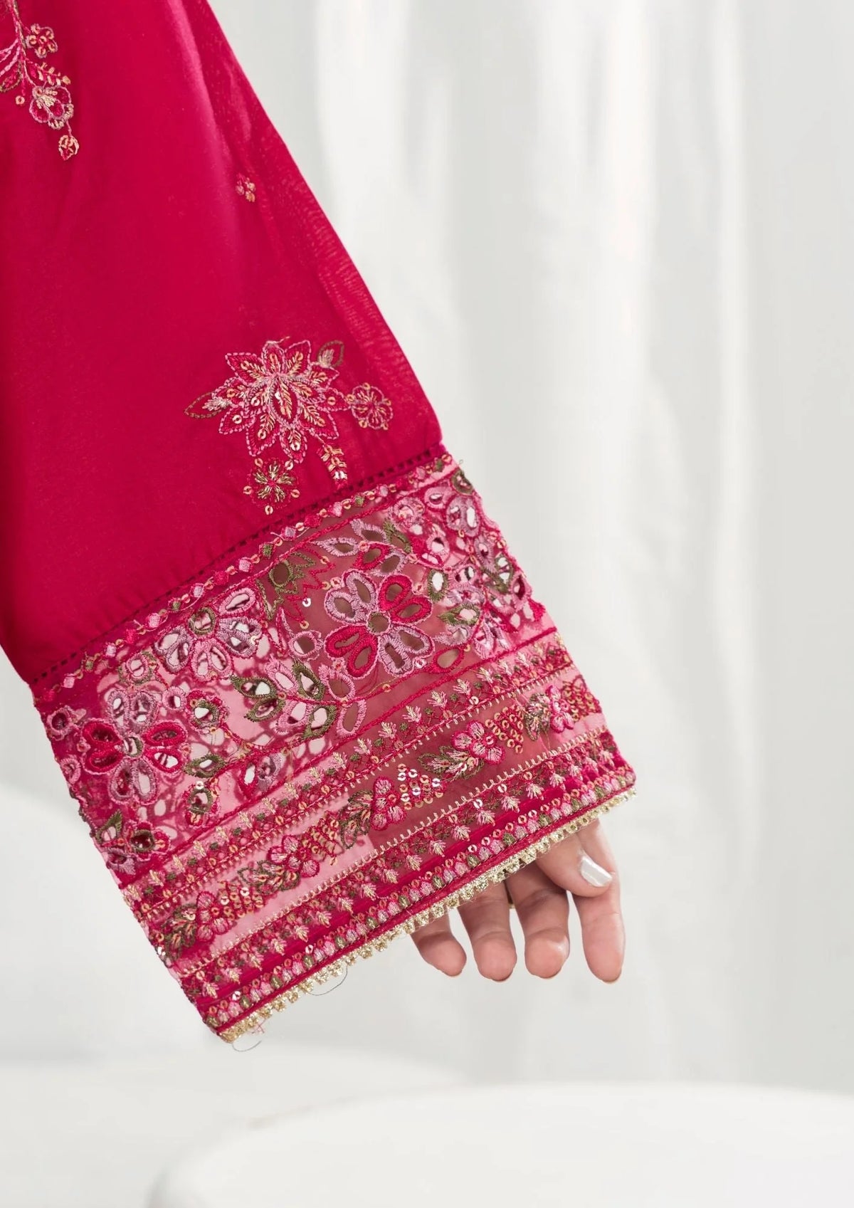 3Pc Embroidered Lawn ZAUQ-S25-0102